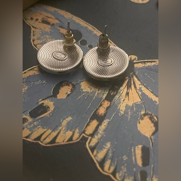 Repurposed Buttons - Picture 5 of 6